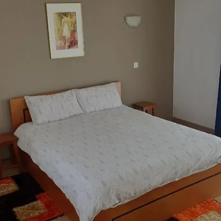 Room With Bathroom *